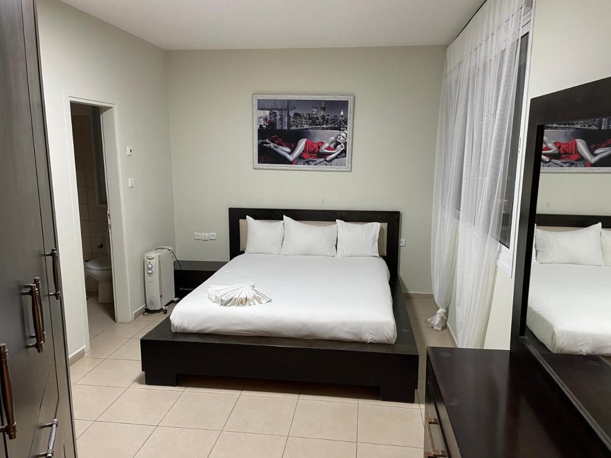 Isralux Apartments Bat Yam Eksteriør billede